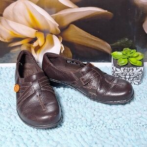 Clark's brown leather cute shoes size 6M